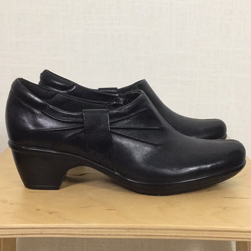 Clarks Black Leather Booties - Euc - image 4